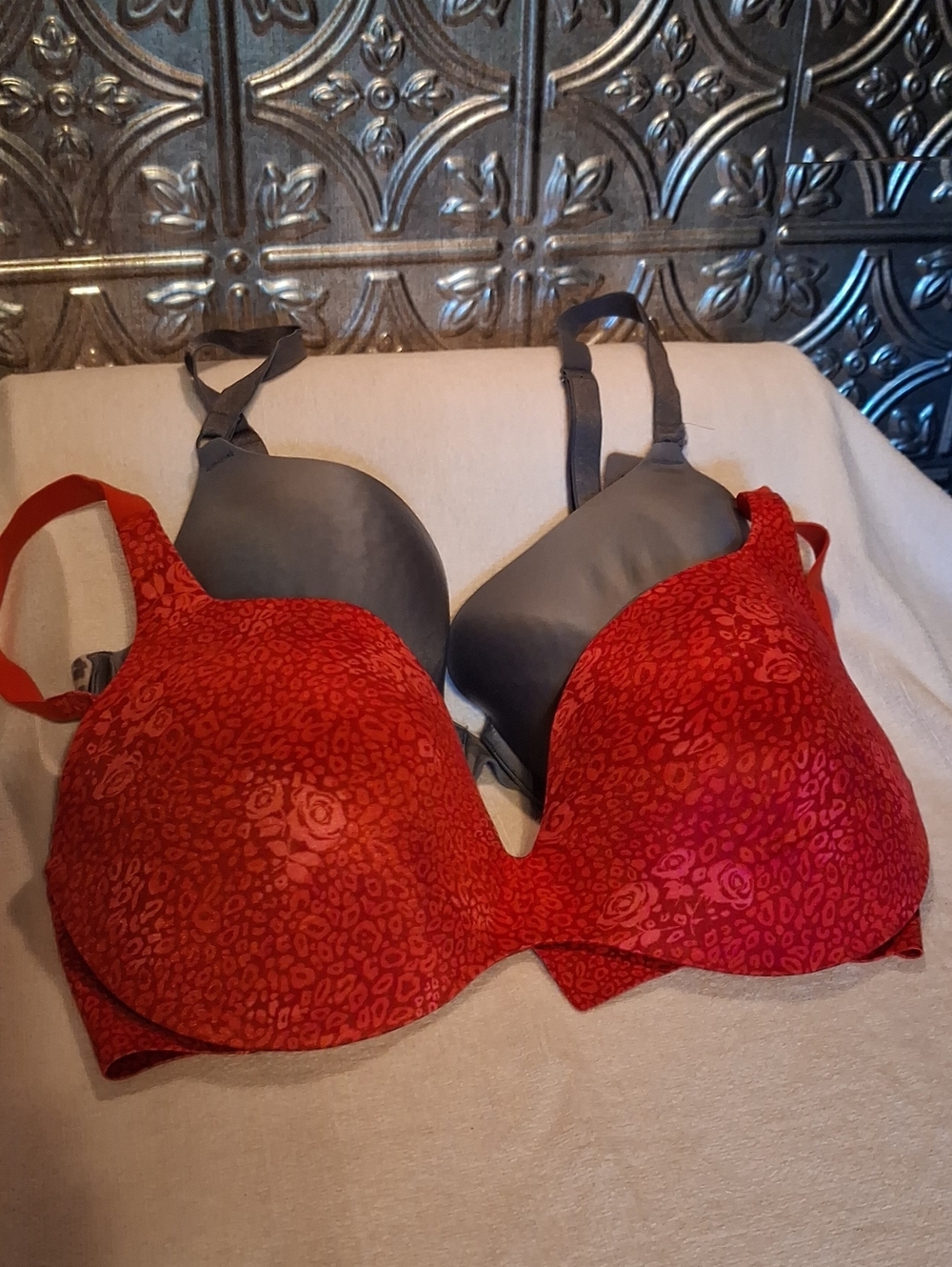 Victoria's Secret Red Patterned Push-Up Bra 36DD, 38DD